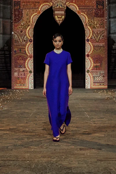 Look 75
